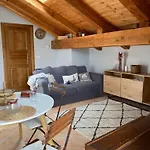 Beautiful With Covered Parking Apartment
